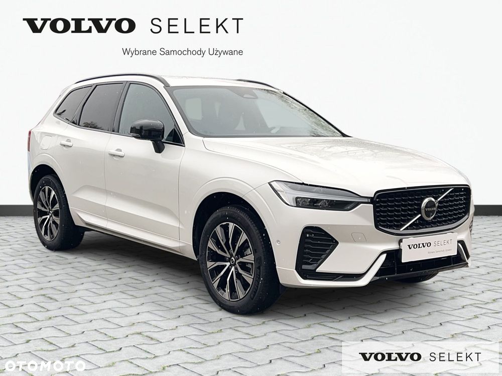 Volvo XC 60 B5 B AWD Plus Dark - 4