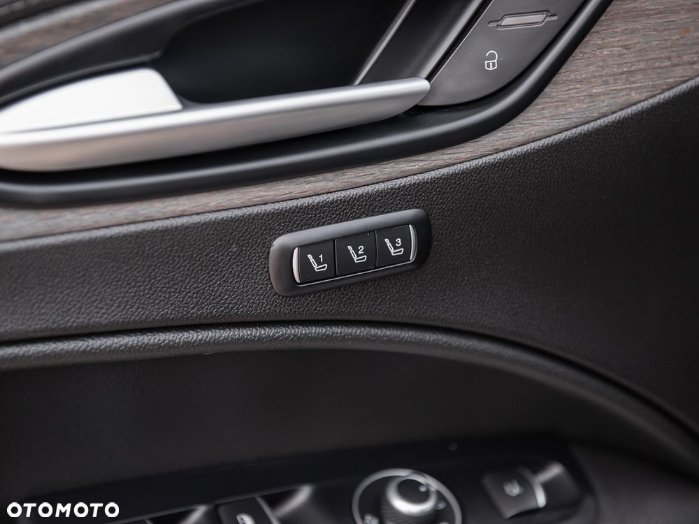 Alfa Romeo Stelvio - 16