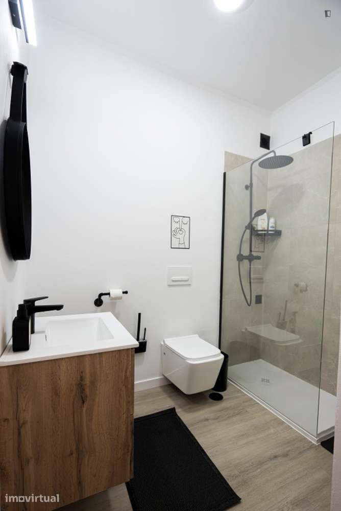 Quarto - localizado em Barreiro Lisbon - Grande imagem: 5/8
