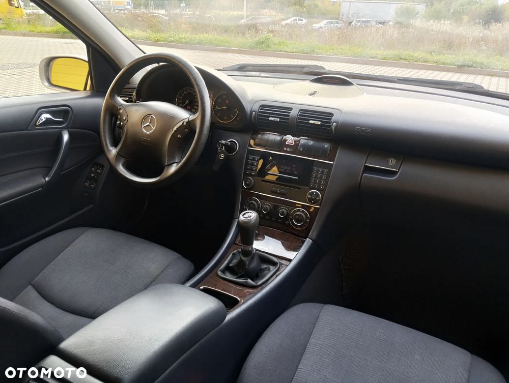 Mercedes-Benz Klasa C 180 Kompressor Classic - 22