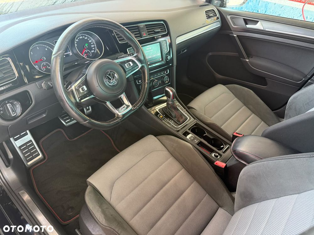 Volkswagen Golf - 8