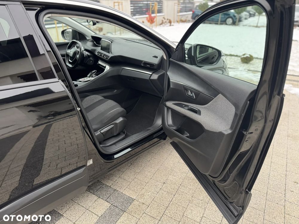 Peugeot 5008 BlueHDi 130 EAT8 Allure - 23