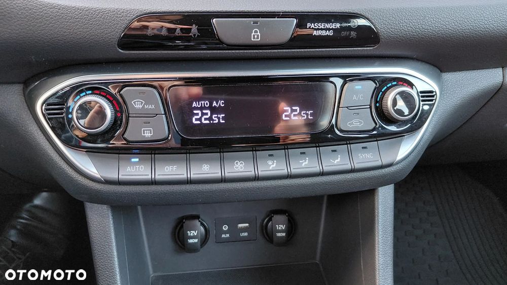 Hyundai i30 1.4 BlueDrive Go - 16