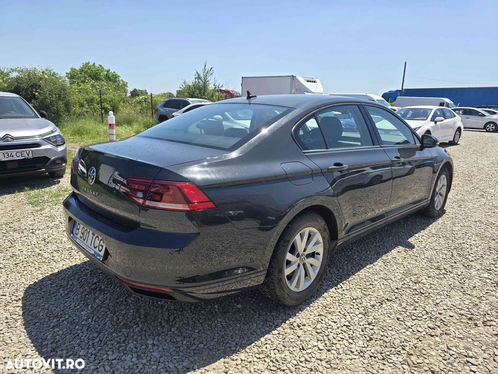 Volkswagen Passat - 4