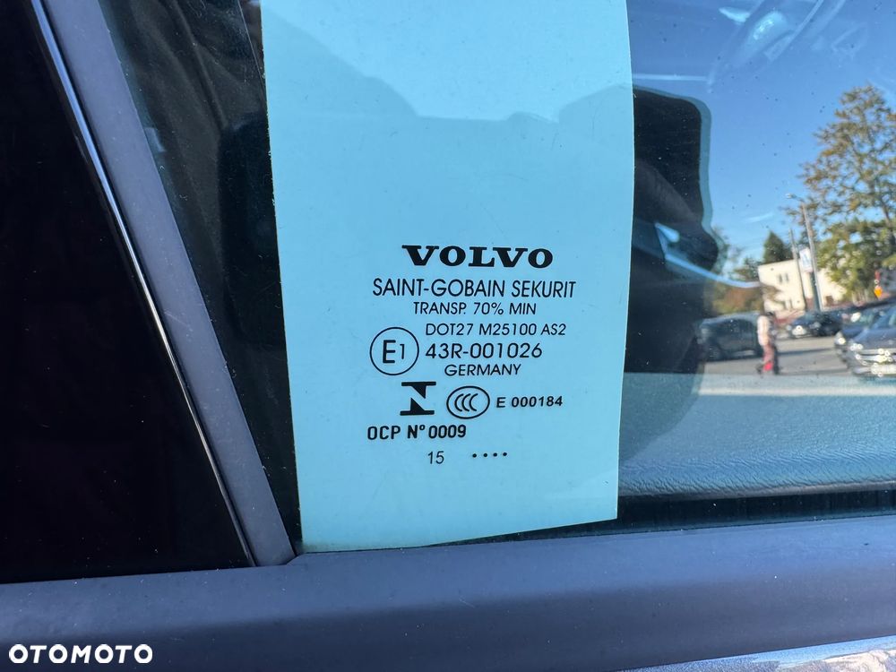 Volvo XC 60 D4 AWD R-Design Momentum - 39