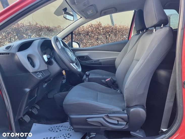Toyota Yaris 1.0 Premium - 13