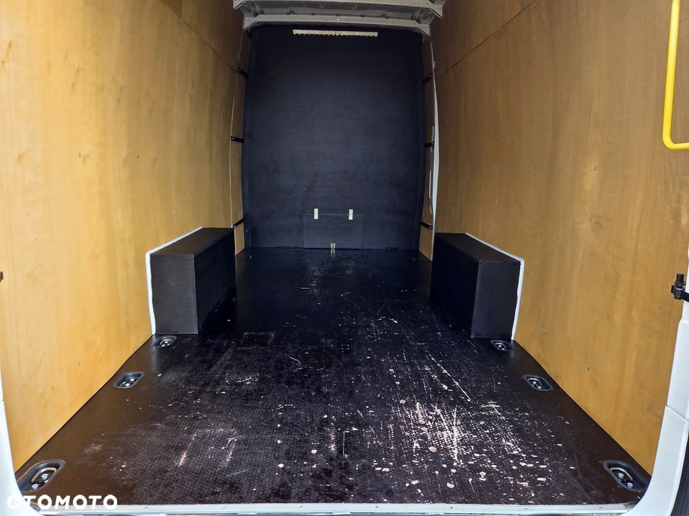 Volkswagen Crafter - 16