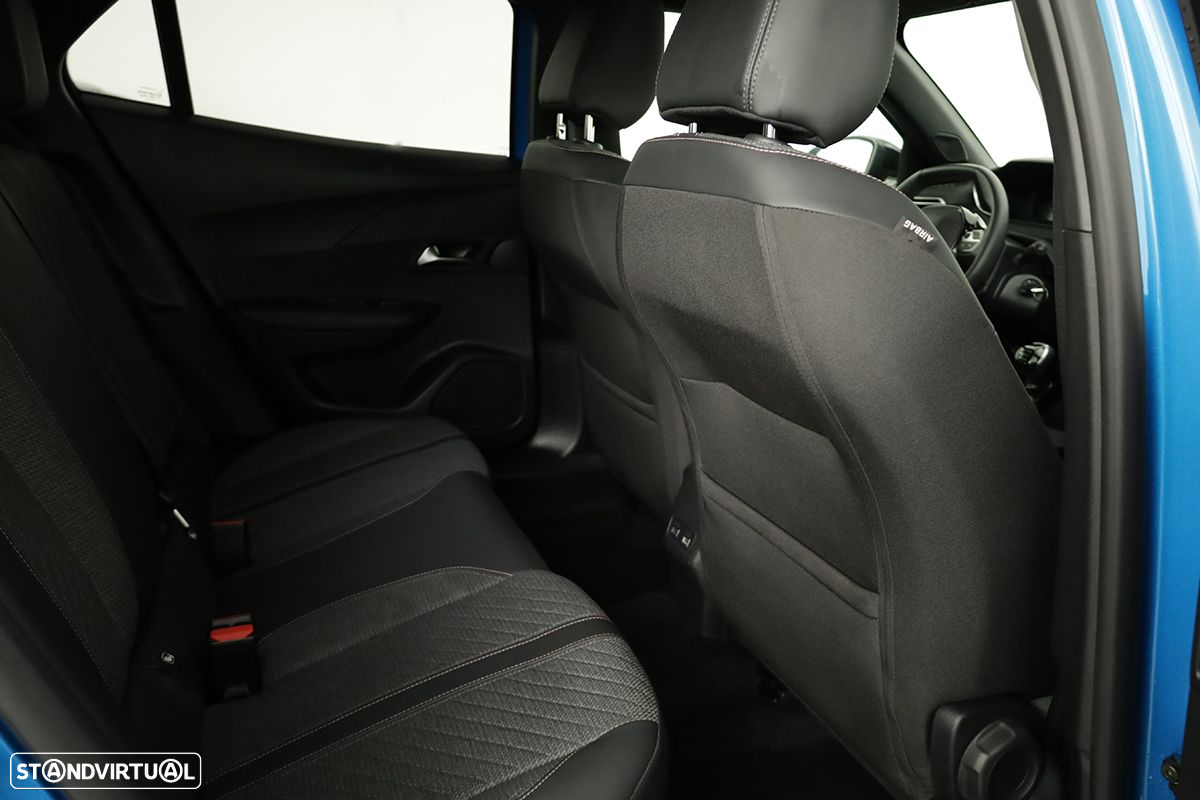 Peugeot 2008 1.2 PureTech Allure - 21
