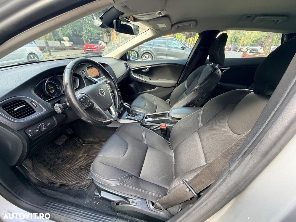 Volvo V40 D2 Aut. Momentum - 10