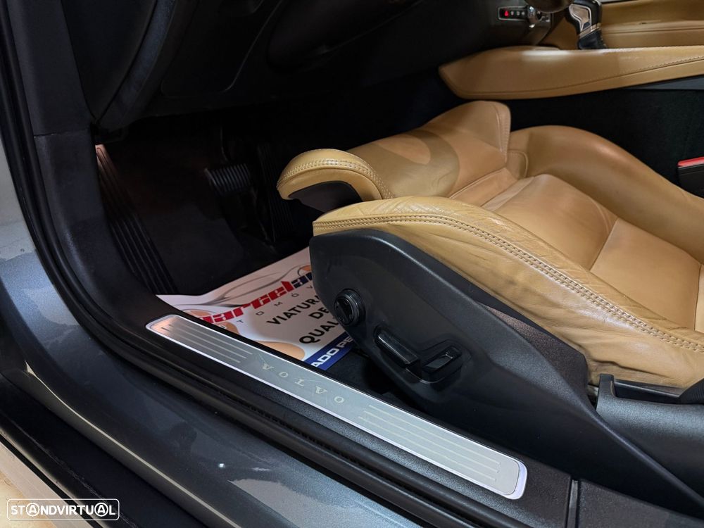 Volvo V90 Cross Country 2.0 D4 Pro AWD Geartronic - 16