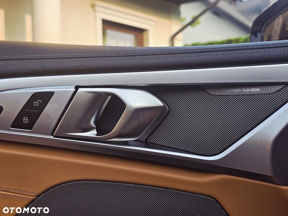 BMW Seria 8 M850i xDrive Cabrio - 12