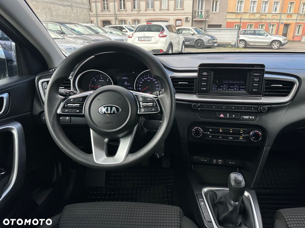 Kia Ceed 1.6 CRDi SCR L - 30