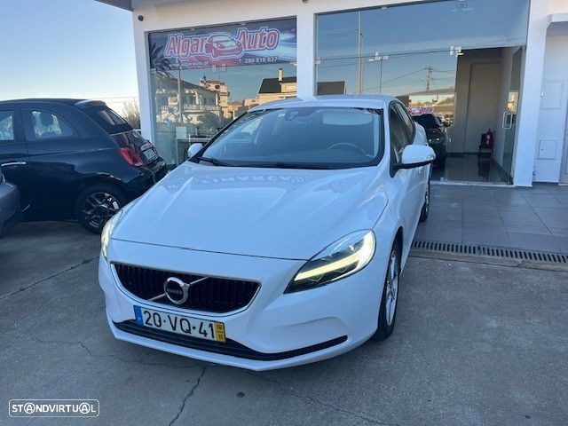 Volvo V40 2.0 D3 Momentum - 1