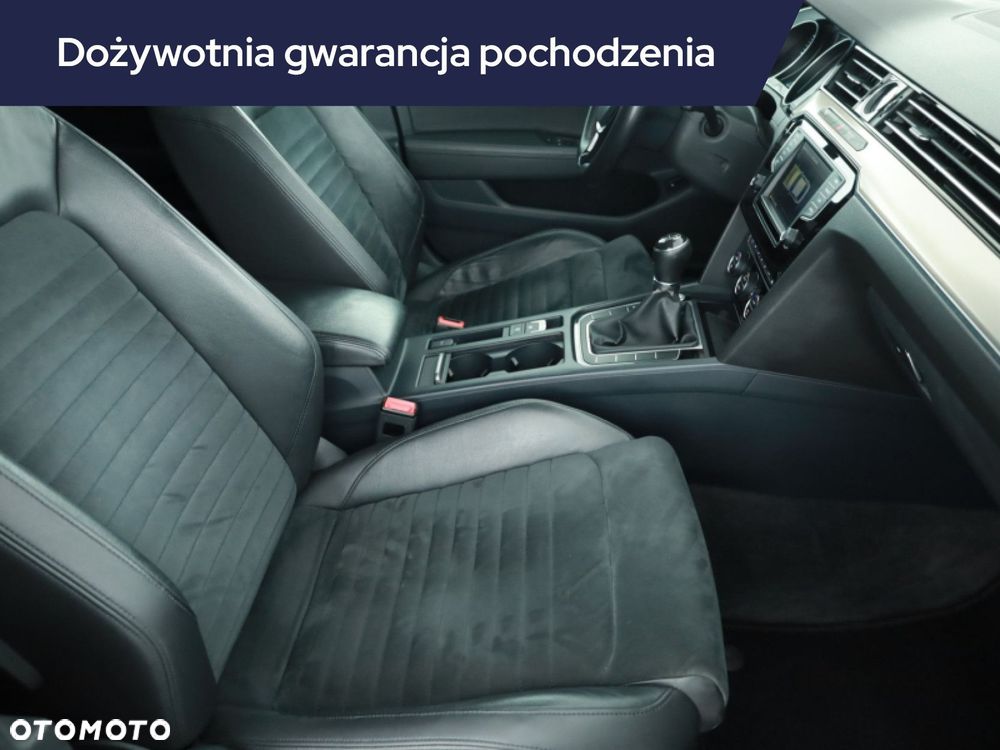 Volkswagen Passat - 9