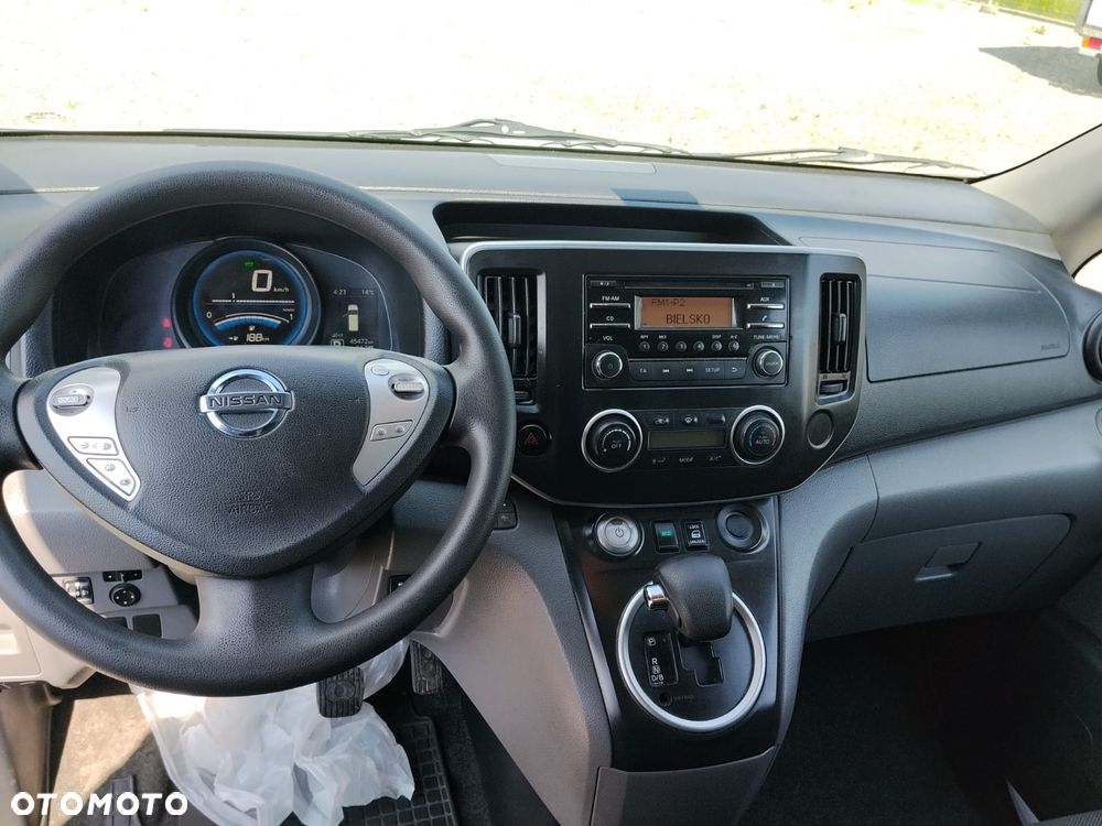 Nissan ENV 200 Maxi - 13