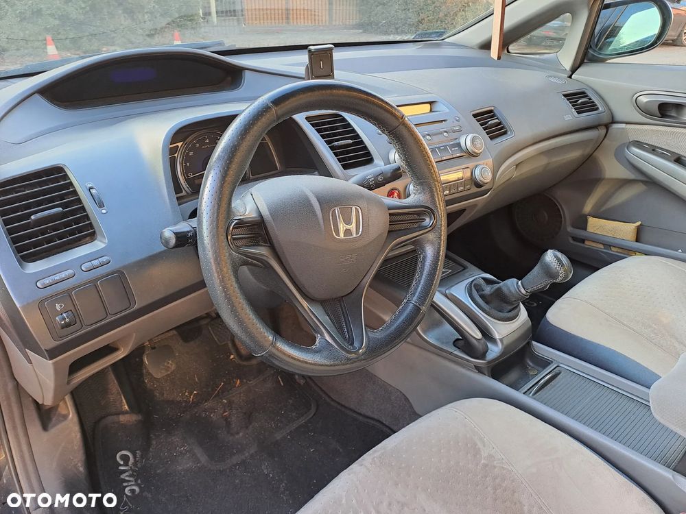 Honda Civic 1.8 Comfort - 11