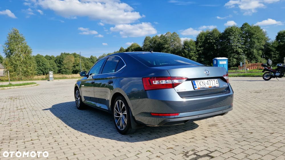 Skoda Superb 2.0 TDI Ambition DSG - 15