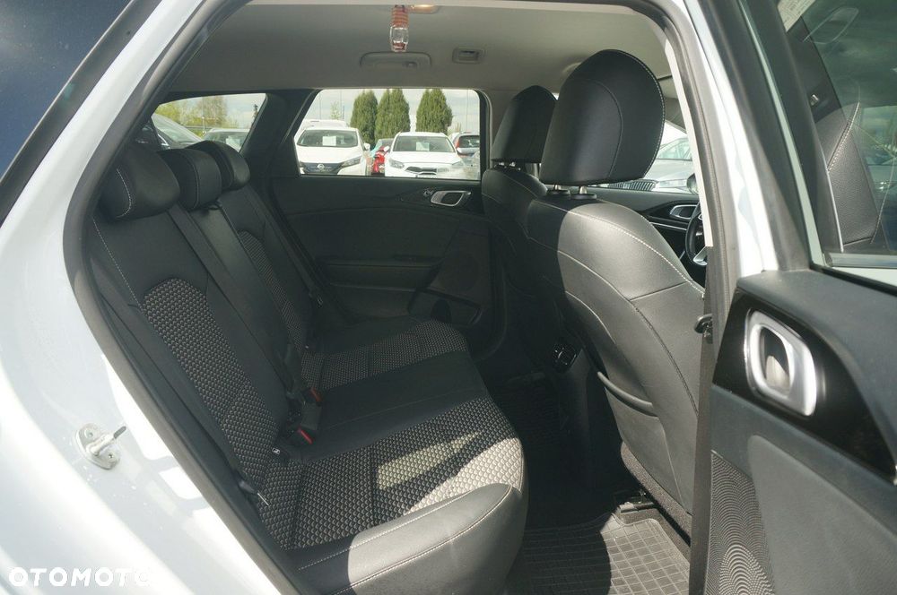 Kia Ceed 1.5 T-GDI Business Line - 32