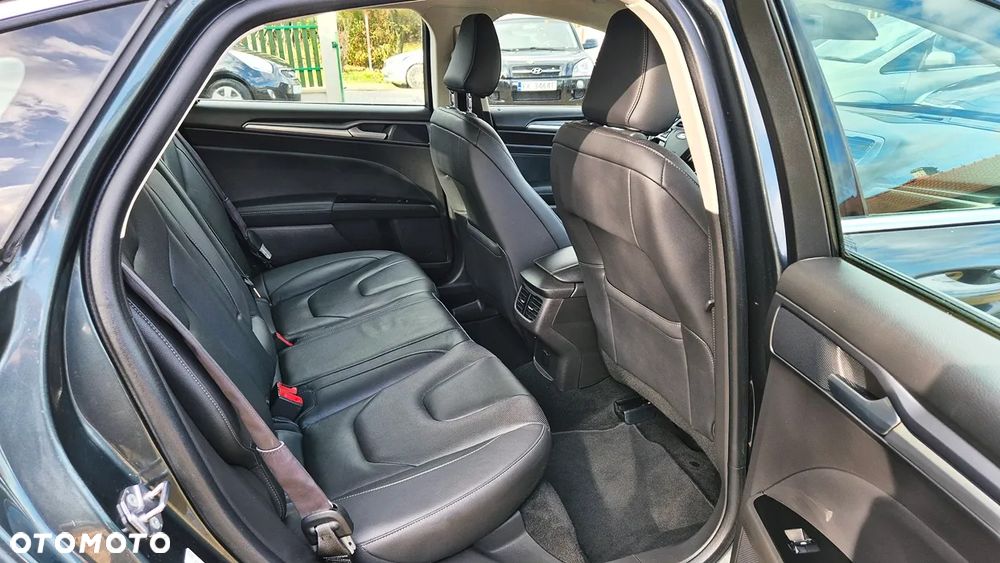 Ford Mondeo 2.0 Hybrid Titanium - 33