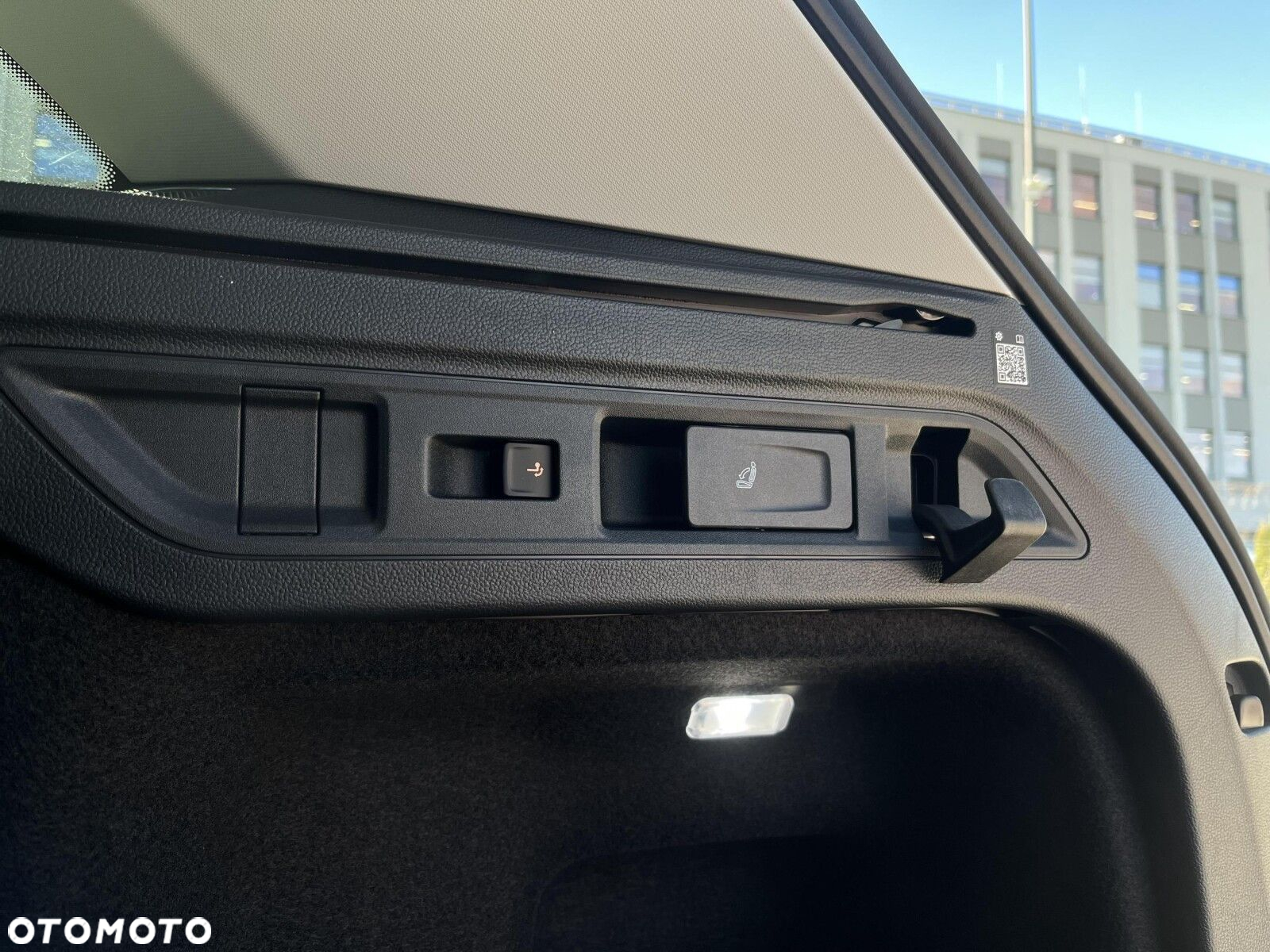 Volkswagen Passat 2.0 TDI SCR Elegance DSG - 12