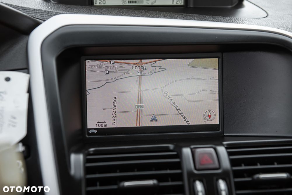 Volvo XC 60 D5 AWD Momentum - 22