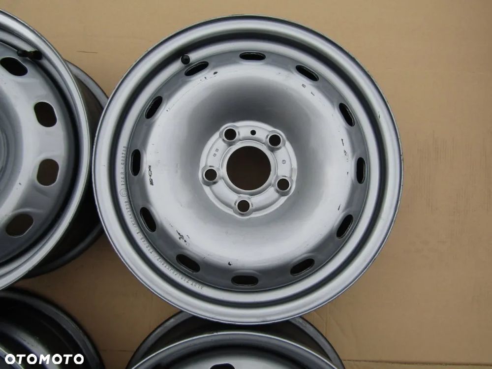 4x Felgi 16 Renault Trafic III Opel Vivaro II 6j 5x114,3 ET50 - 6