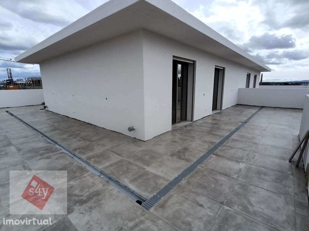 Dúplex com Terraço e Garagem Box! - Grande imagem: 3/14