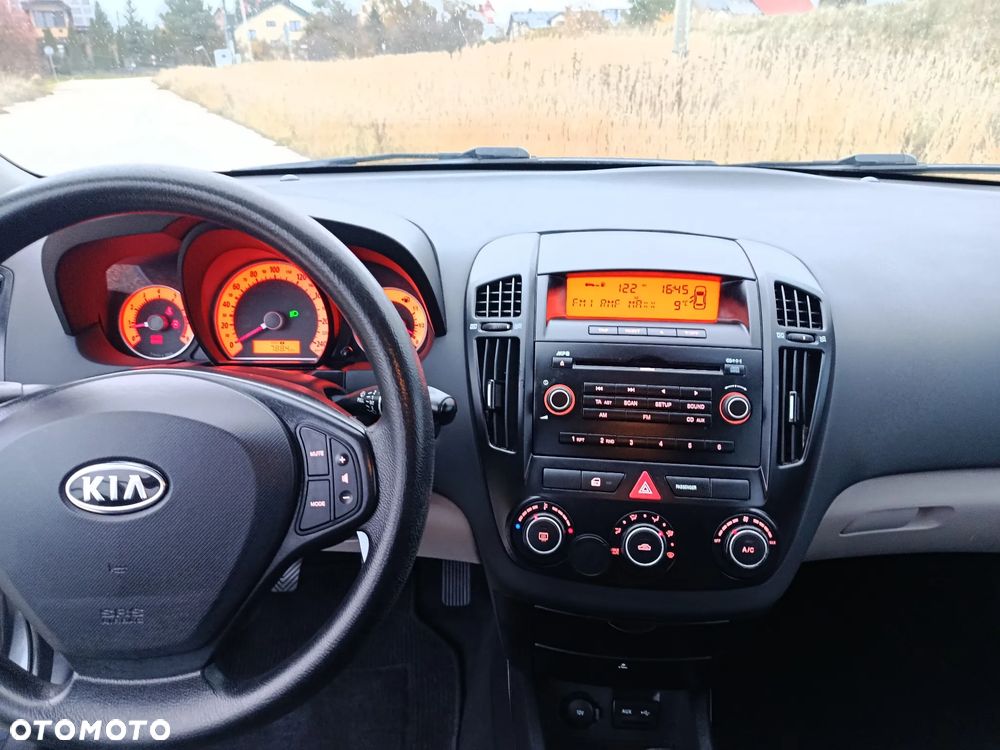 Kia Ceed 1.4 CVVT Attract - 30