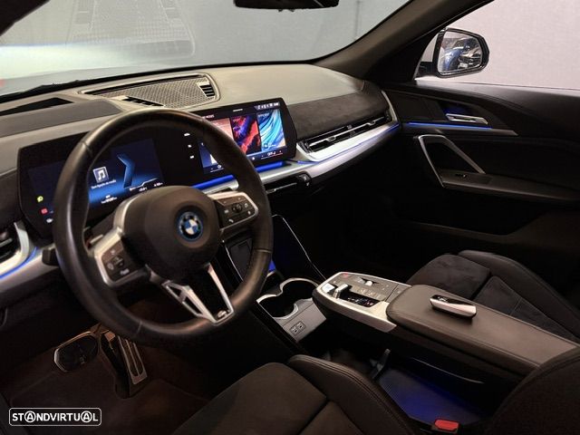 BMW iX2 eDrive20 Edição Desportiva M - 11