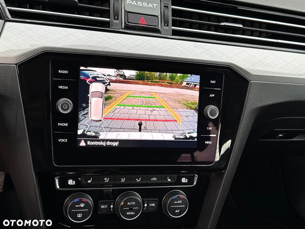 Volkswagen Passat 2.0 TDI SCR DSG Comfortline - 9