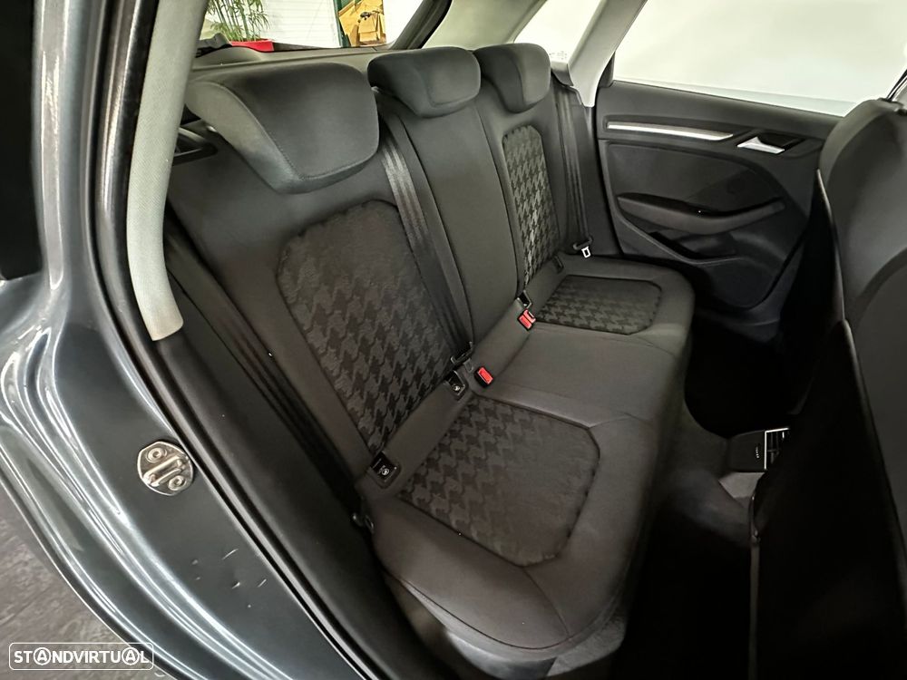 Audi A3 Sportback 1.6 TDI Advance Ultra - 29
