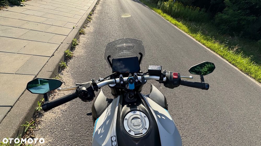 Yamaha MT - 17