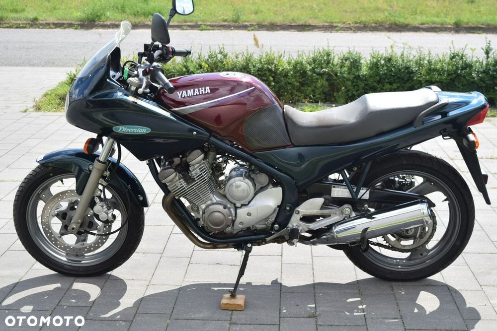 Yamaha XJ - 12