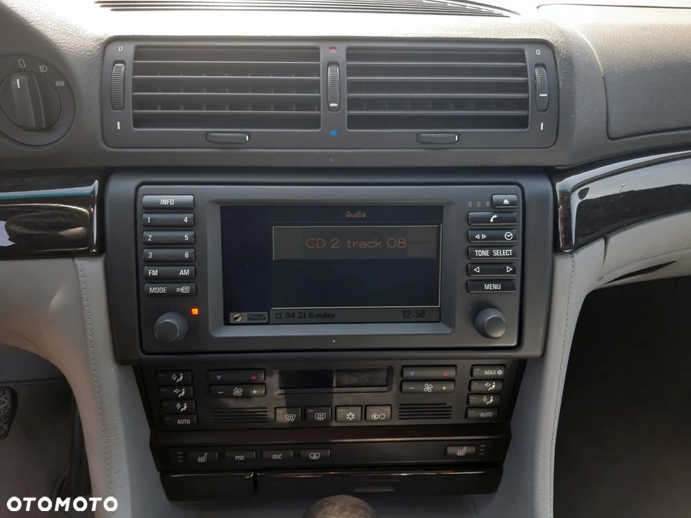 BMW Seria 7 740i - 17