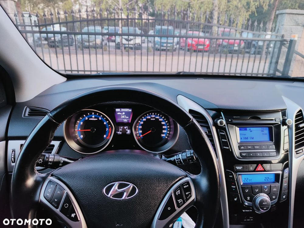 Hyundai i30 blue Kombi 1.6 GDi Style - 23