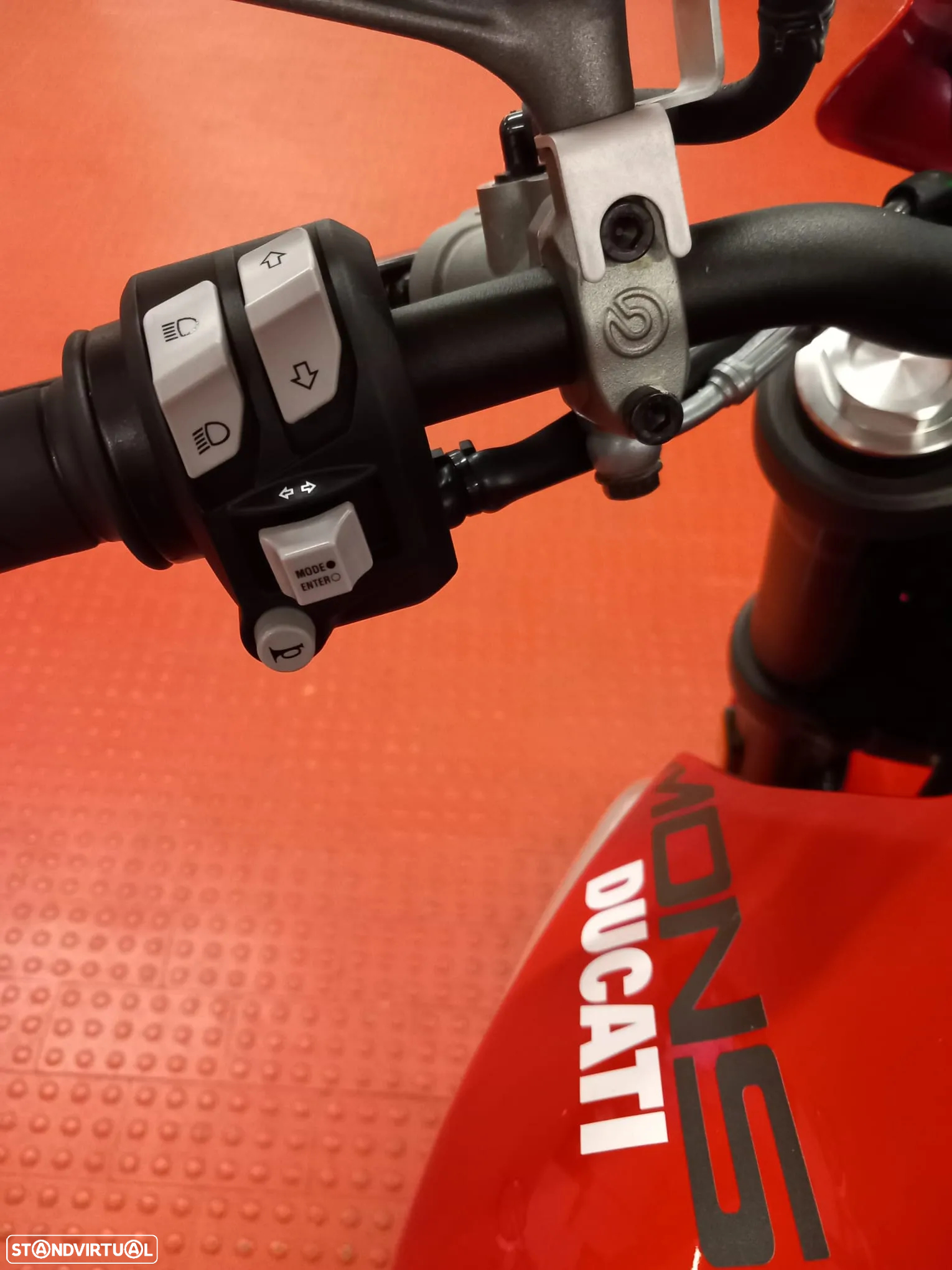 Ducati Monster + 2023 - 8