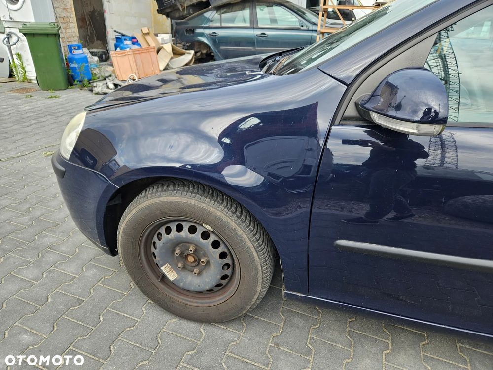 Błotnik lewy przedni VW Golf 5 V 2006r 3d hatchback LA5G - 1