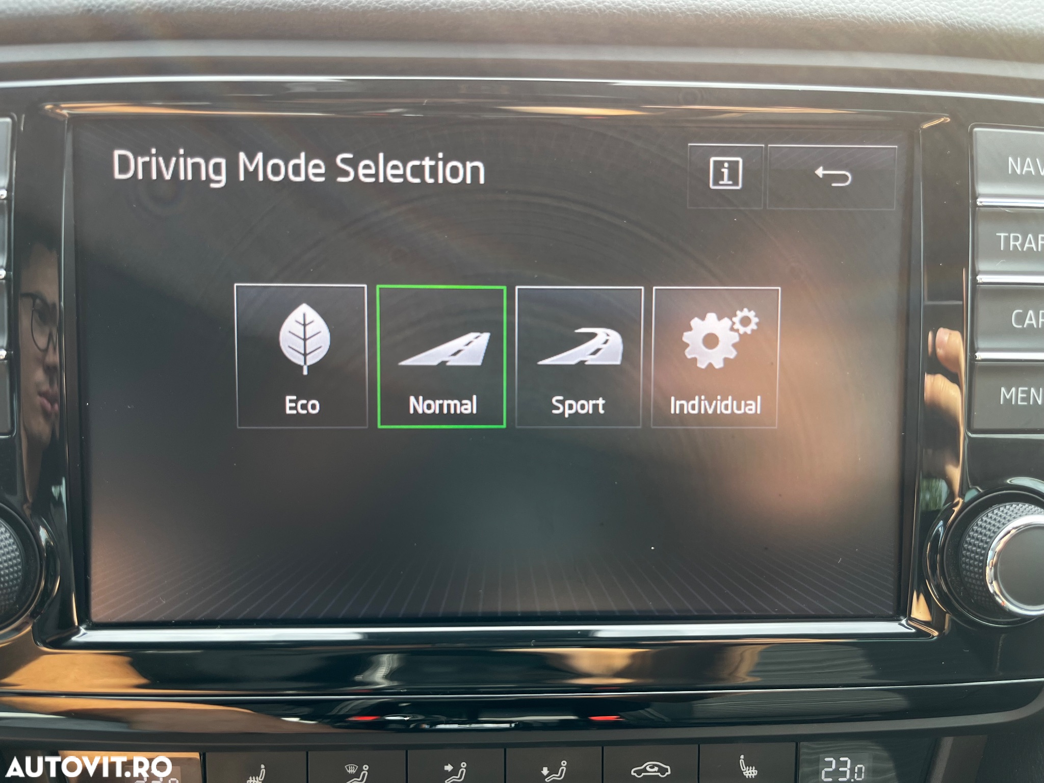 Skoda Octavia 2.0 TDI RS DSG - 16