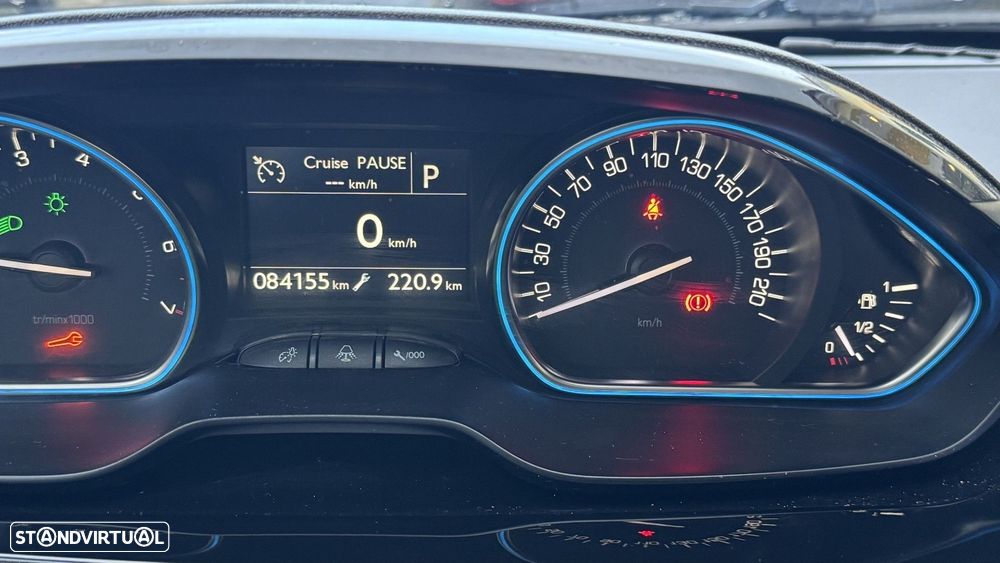 Peugeot 2008 1.2 PureTech Allure EAT6 - 10