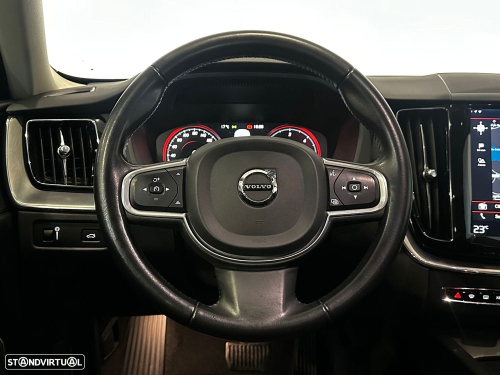 Volvo XC 60 2.0 D4 Momentum AWD Geartronic - 21