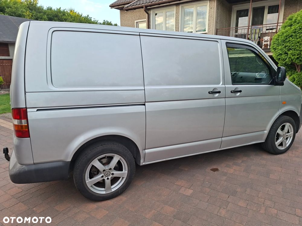 Volkswagen T5 - 10
