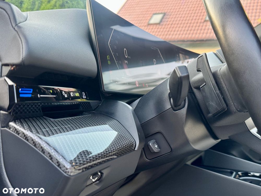 BMW Seria 5 520d xDrive mHEV M Sport - 38