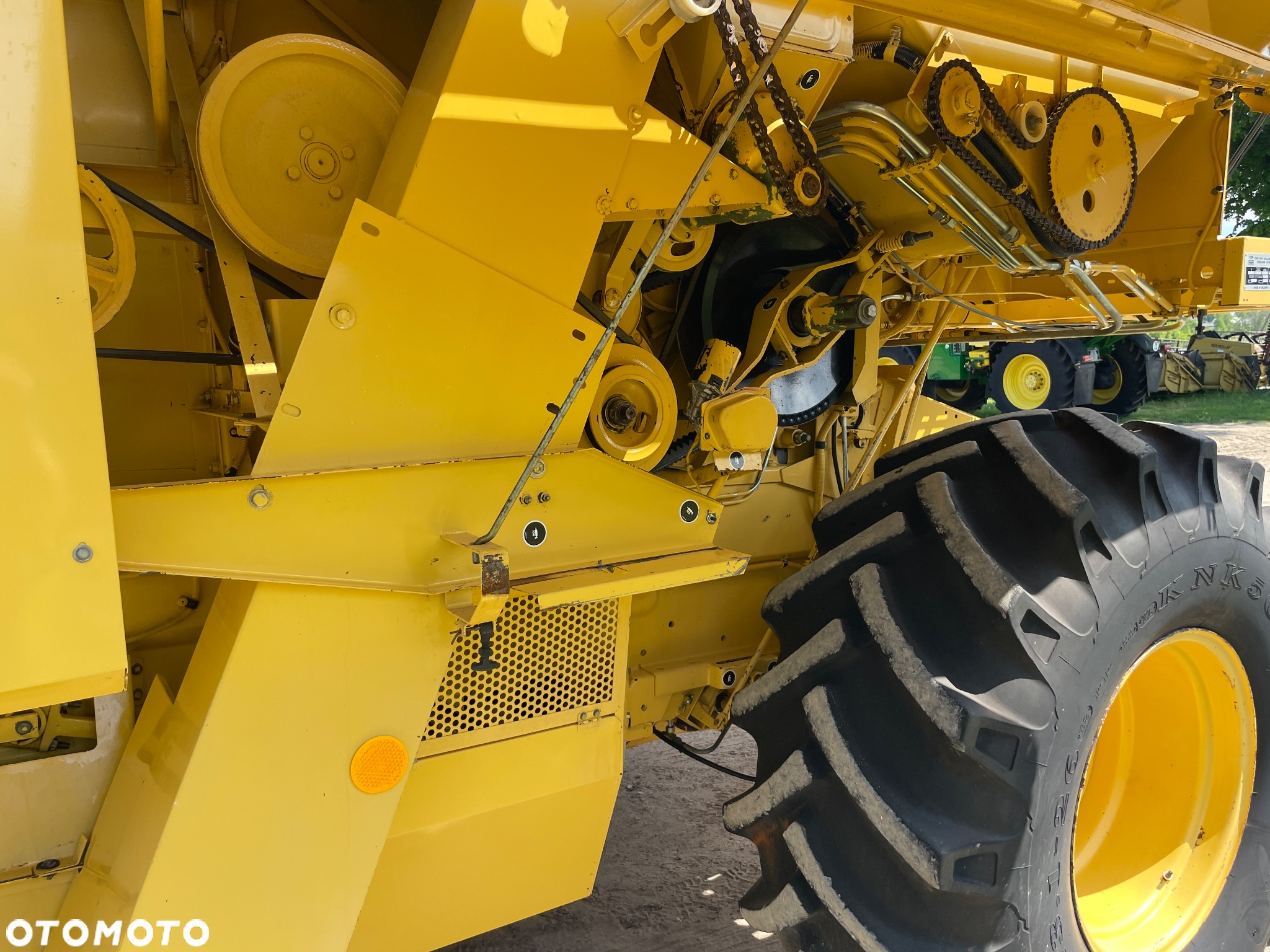 New Holland TX 32 - 19