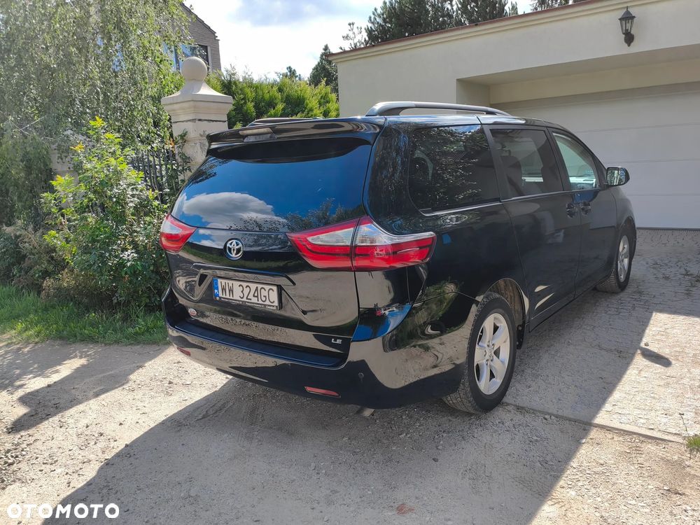 Toyota Sienna 3.5 V6 - 8