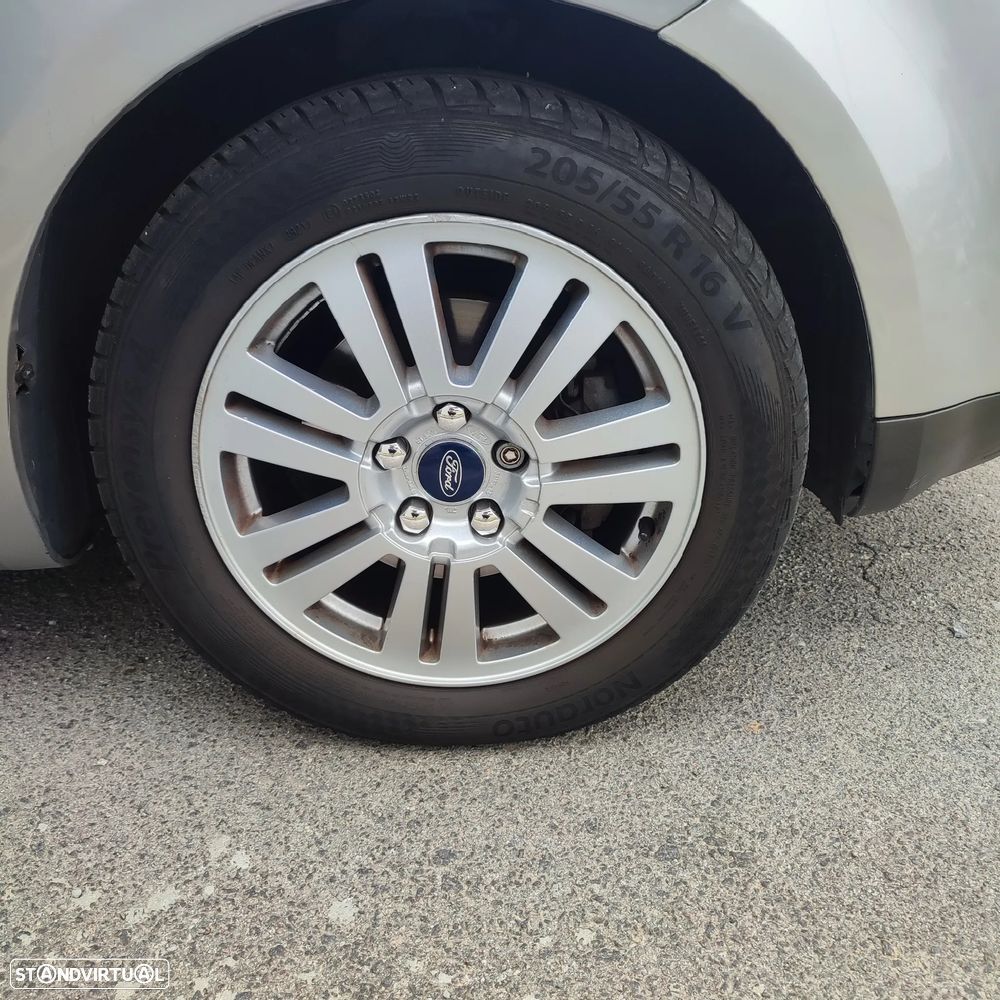 Ford Focus C-Max 1.6 TDCi Ghia - 29