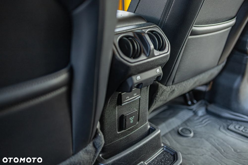 Jeep Wrangler Unlimited GME 2.0 Turbo Sahara - 16