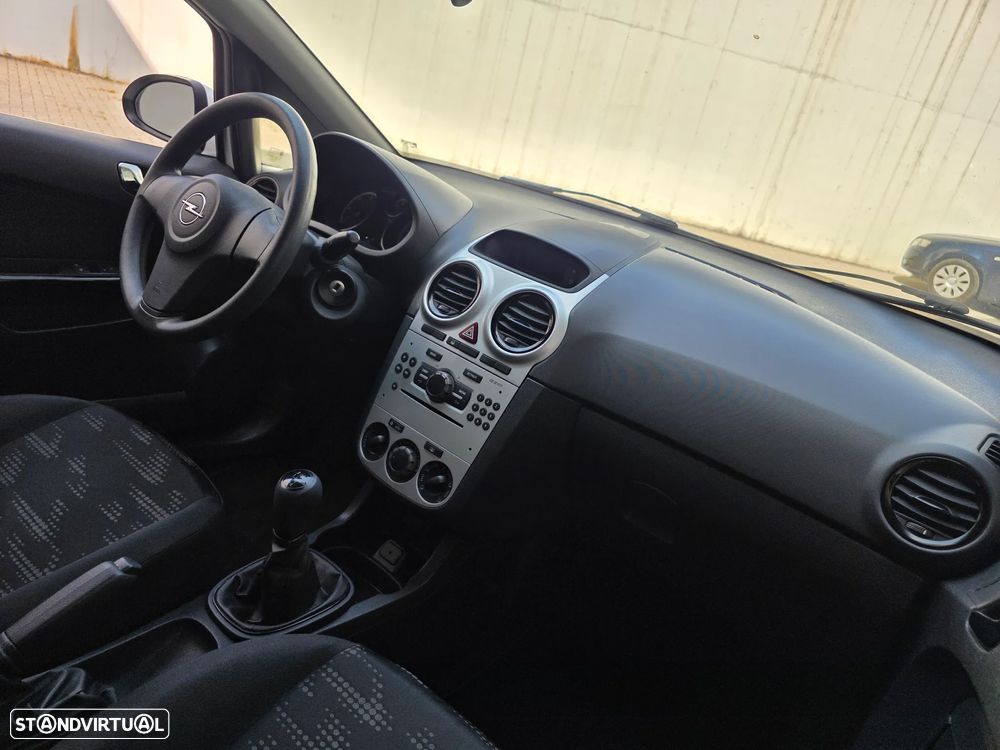 Opel Corsa Van - 37