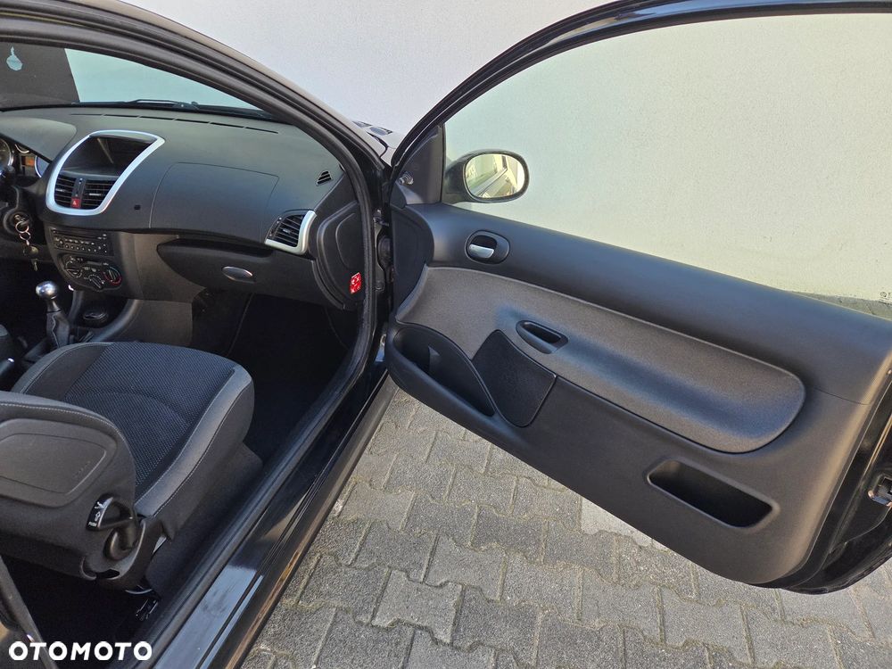 Peugeot 206 plus - 25