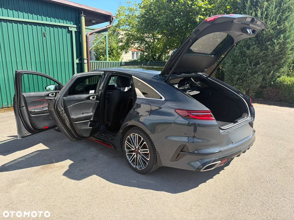Kia ProCeed 1.6 T-GDI GT DCT - 11