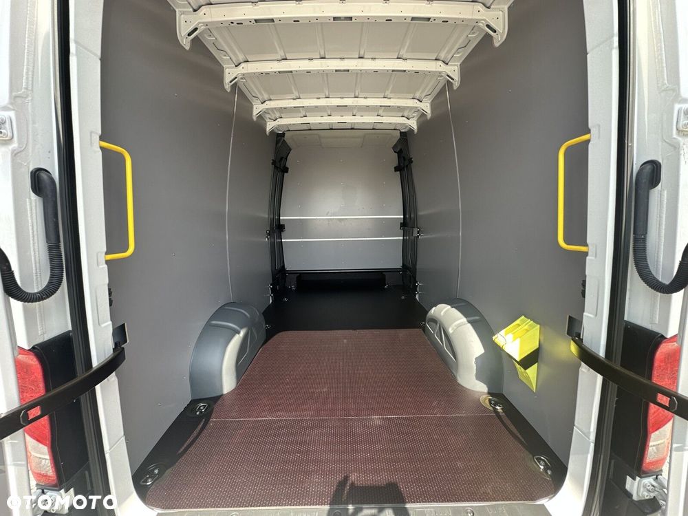 Volkswagen Crafter 35 Furgon, 2,0 TDI SCR 177KM,  6-bieg man., r.o: 4490 mm - 18